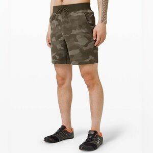 Lululemon T.H.E. Short Linerless 7" Variegated Mesh Camo Max Dark Olive Size M